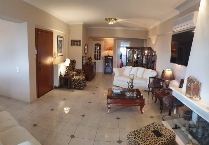 (For Sale) Residential Floor Apartment || Athens South/Glyfada - 130 Sq.m, 3 Bedrooms, 980.001€ 