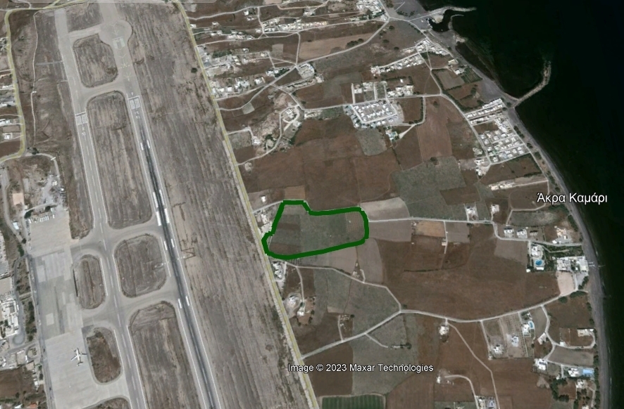 (For Sale) Land Agricultural Land  || Cyclades/Santorini-Thira - 41.000 Sq.m, 2.500.000€ 
